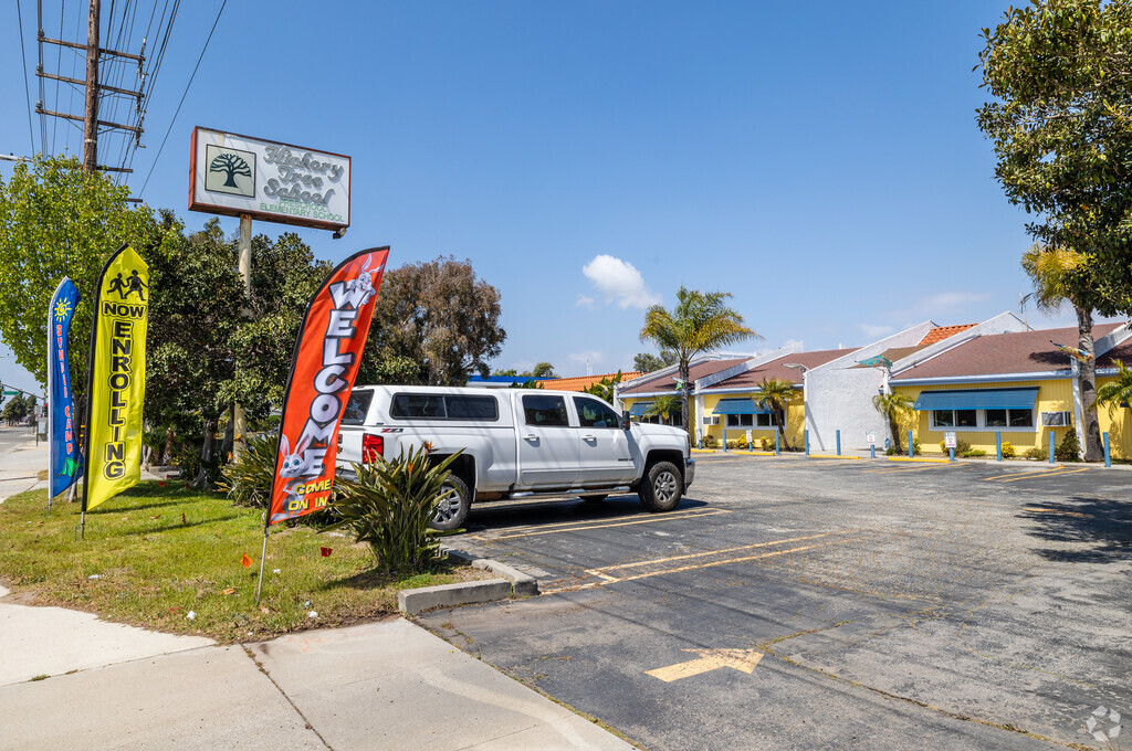 Hickory Tree School is a private elementary school in 33 to 1.