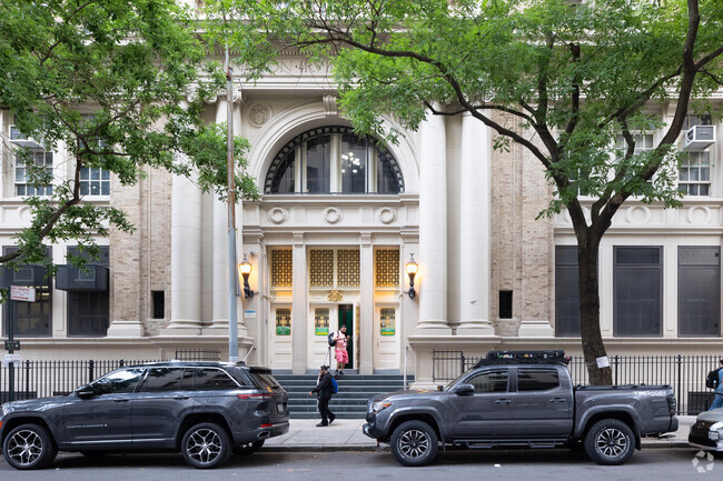 At Gramercy Park's High School for Language & Diplomacy, leaders are nurtured.
