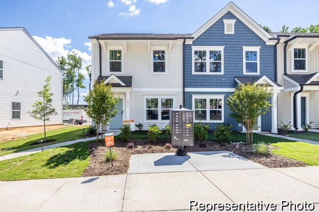 3107 Elemare St unit 30, Charlotte, NC 28208 - photo 2