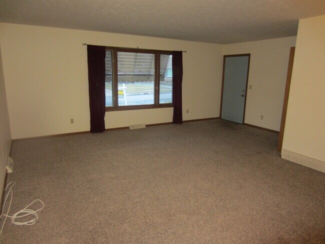 2436 Grovewood Ave, Cleveland, OH 44134 - photo 6