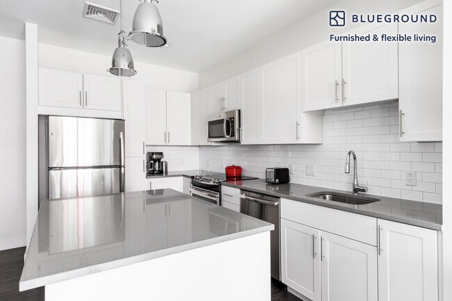 449 Canal St unit FL4-ID229, Somerville, MA 02145 - photo 5