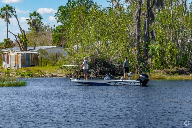 Banana Lake is the perfect spot in Highland City for fishing.