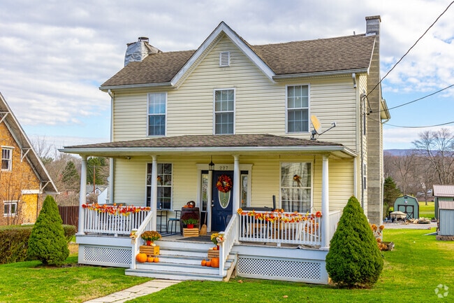 This beautiful contemporary home stands in the quiet town of New Florence in St Clair Township.