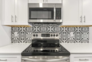 37 W Medlock Dr, Phoenix, AZ 85013