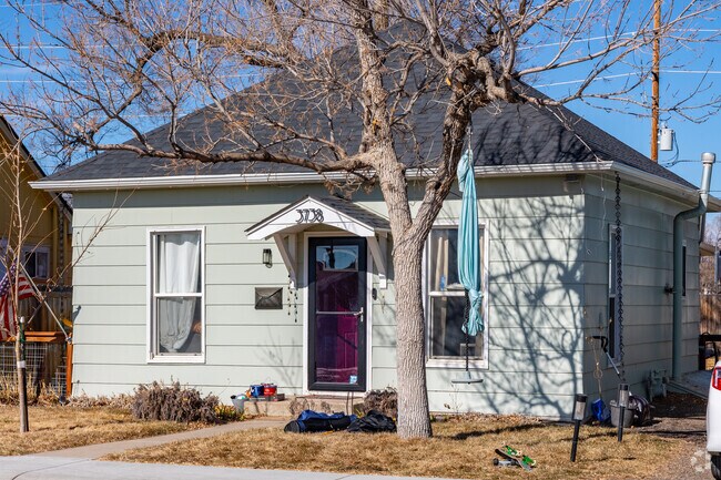Some bungalows and farmhouses surrounding downtown Wellington date back to the early 20th century.
