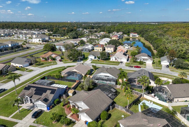 If a mix of both contemporary and nostalgic homes is your thing, then Kissimmee is for you.