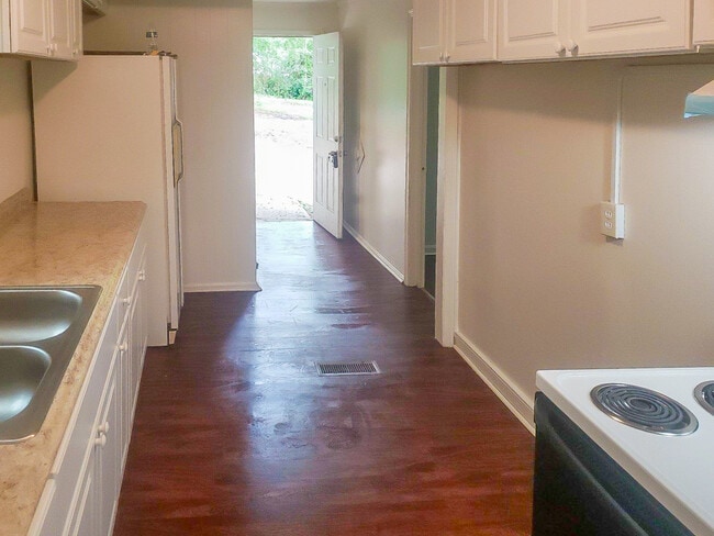 1225 High Pearl St, Petersburg, VA 23803 - photo 4