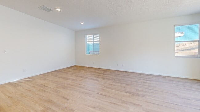 1457 Valle de Colores Rd NW, Los Lunas, NM 87031 - photo 3