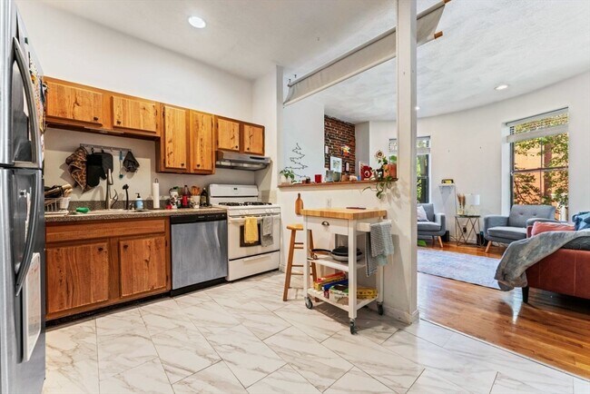 4 Union Park unit 3, Boston, MA 02118 - photo 2