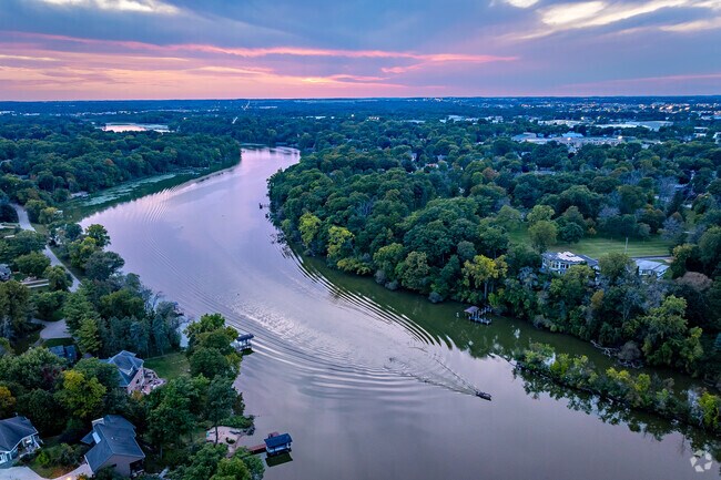 Temperatures in Alicia Park range from an average of 81°F in the summer to 10°F in the winter.