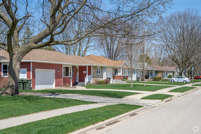 Ranch-style houses are the most common home found in Northeastern Sun Prairie.