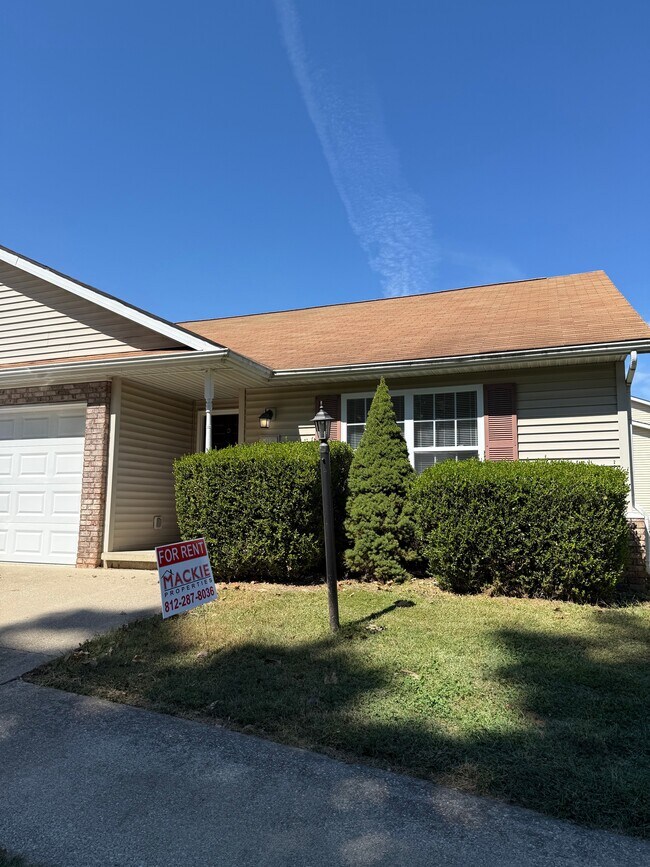 3982 S Cramer Cir, Bloomington, IN 47403