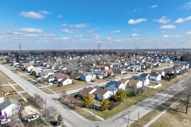 Homes in Monee come in all shapes and sizes making it a great and diverse community.