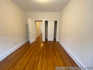 113 Kilsyth Rd Unit 4, Boston, MA 02135