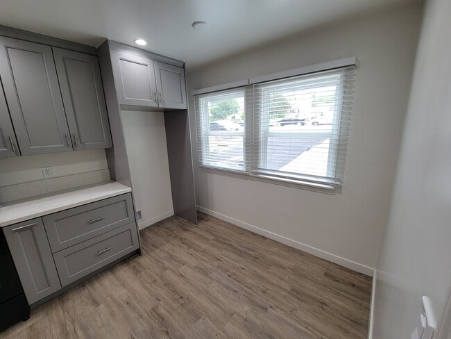 3052 Honolulu Ave unit Front Unit, La Crescenta, CA 91214 - photo 3