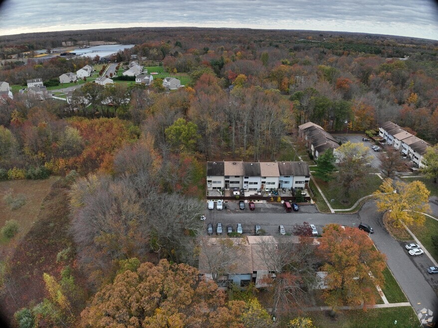 158 Henderson Place, East Windsor, NJ 08520 - photo 2