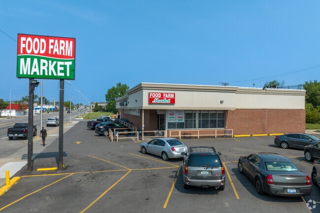 Food Farm Market offers produce and grocery items in Nardin Park.