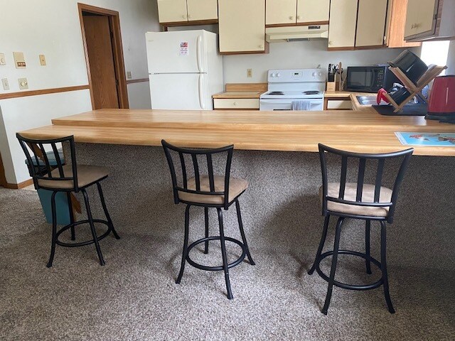 Kitchen/breakfast bar