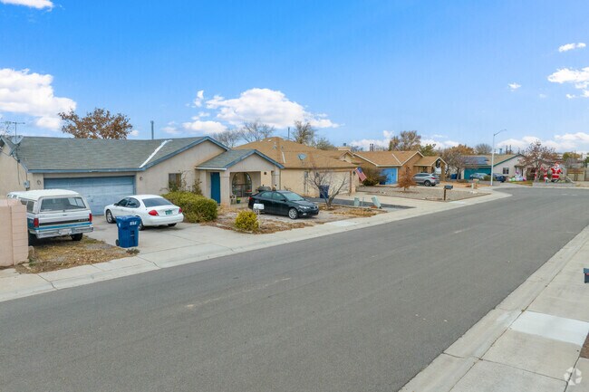 Single family homes in the suburbs of Los Lunas.