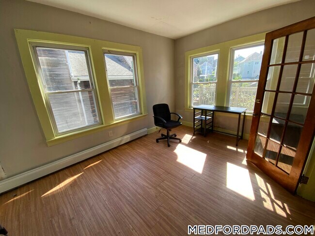 569 Main St unit 1, Medford, MA 02155 - photo 3