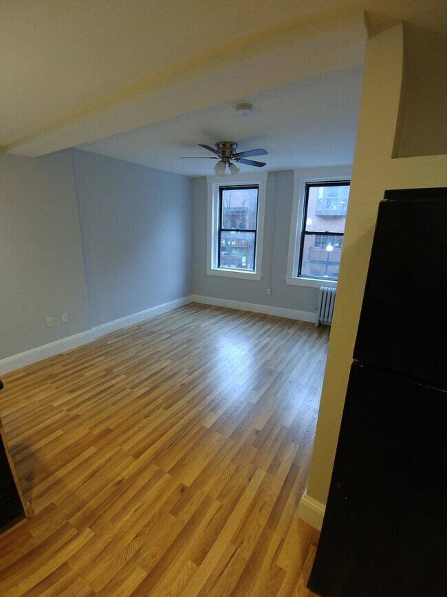 224 Hanover St unit 2, Boston, MA 02113 - photo 5