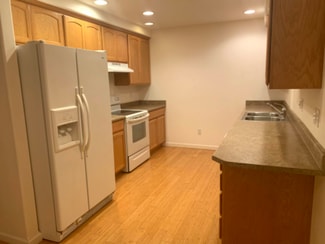 2112 Hamilton Ave, North Bend, OR 97459