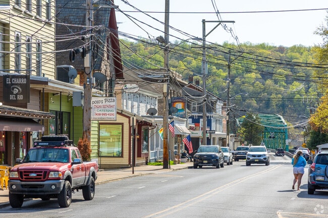 Milford's Main Street is known for its locally-owned shops, art galleries, and cozy cafes—great for strolls and community events.