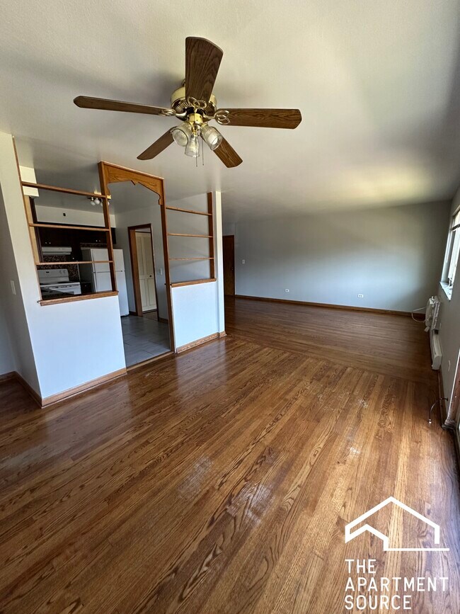 1639 Oakwood Ave unit 203, Des Plaines, IL 60016 - photo 4