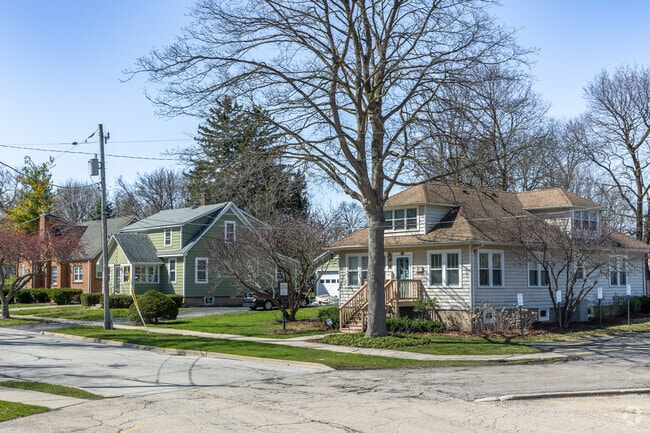 Rows of smaller homes with bungalow style can be found within Barrington Hills as well.