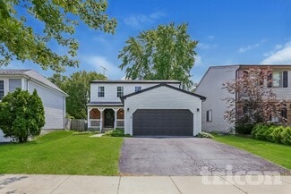 1665 Trafalgar Ln, Aurora, IL 60504