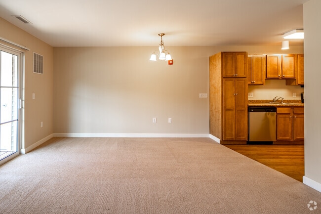 Timberwood Commons, Lebanon, NH 03766 - photo 2