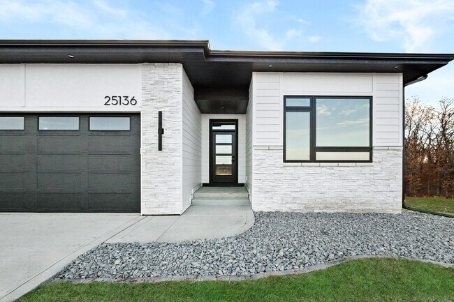 50 NW Wilder Ct unit 36749424, Waukee, IA 50263 - photo 4