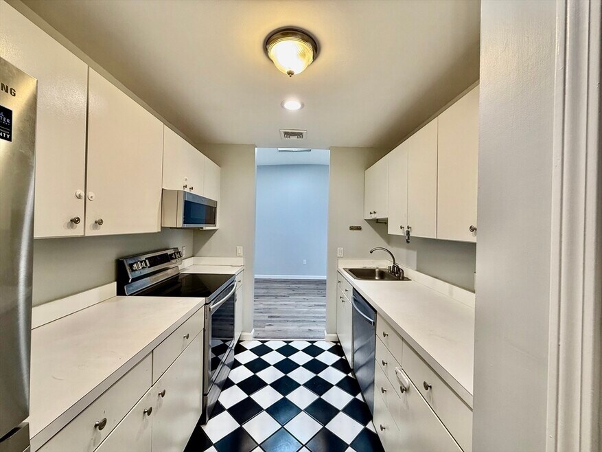 47 Berlin St unit 2, Quincy, MA 02170 - photo 1