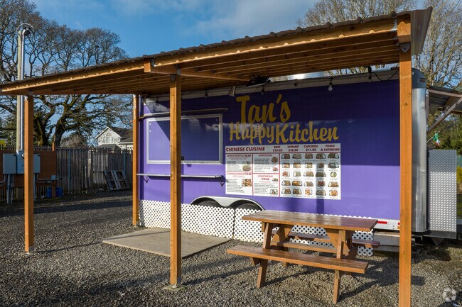 Southgate has a variety of popular food trucks you can visit for dinner options.