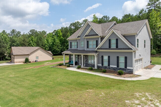 Beautiful contemporary homes can be found in several subdivisions in Loganville.