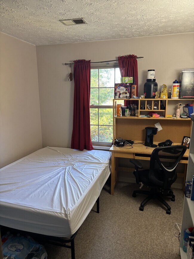 3200 E John Hinkle Place unit 2, Bloomington, IN 47408 - photo 3