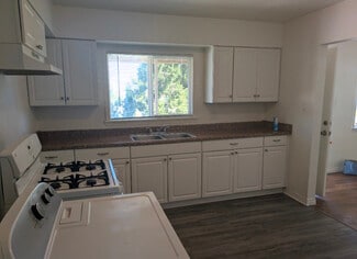 316 W Kettering St, Lancaster, CA 93534