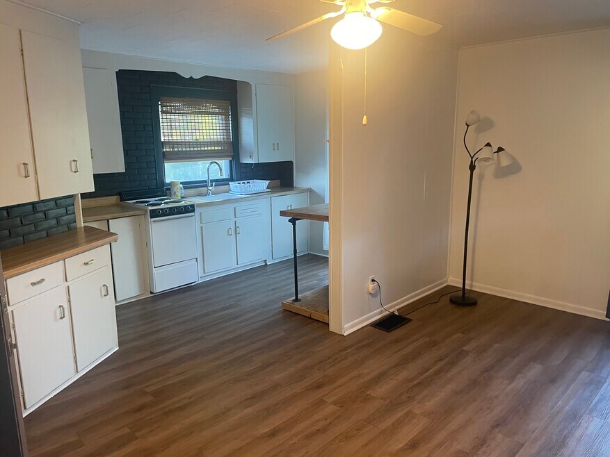 4470 Main St unit apartment 3, Gasport, NY 14067 - photo 1