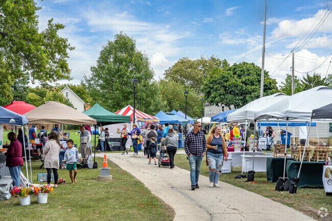 Lakewood Community Festival hosts family activities and supports local organizations.