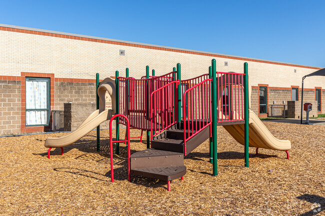 Elm Tree Elementary School has 484 students in grades kindergarten through 4th.