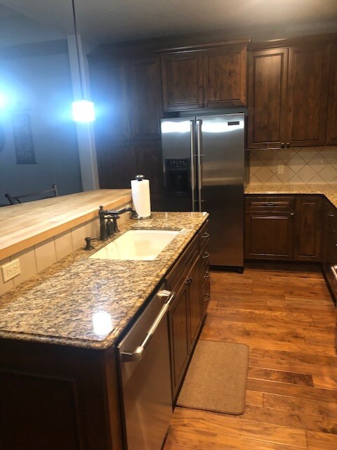 Condo kitchen/bar