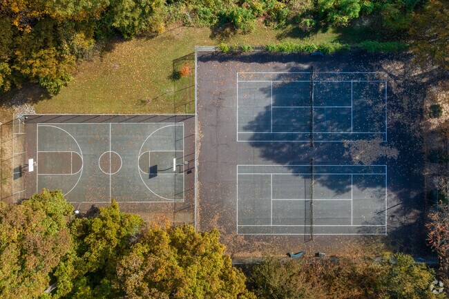 Underwood Hills Park features tennis and basketball courts.
