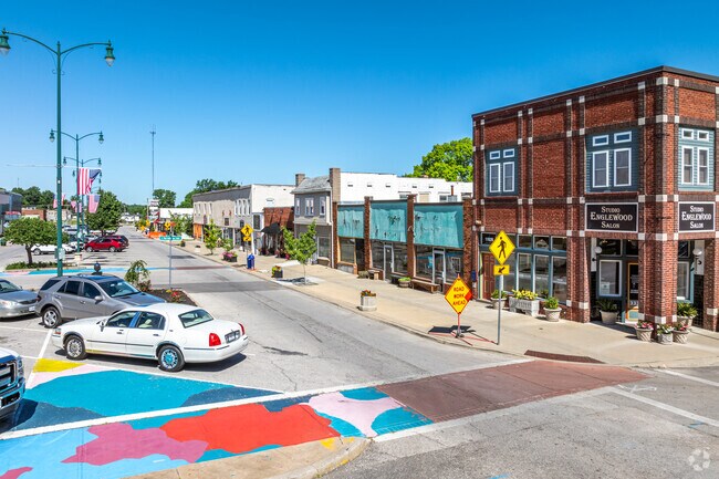 The Englewood Art District is filled with shopping, dining, galleries and art classes.