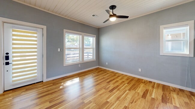 2902 Katy St, New Braunfels, TX 78130 - photo 3