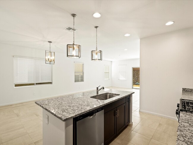 7021 W Jadewood Ln, Tucson, AZ 85757 - photo 4