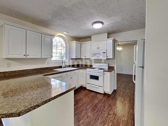 820 Madison Chase Way, Lawrenceville, GA 30045 - photo 3