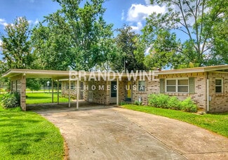 7671 Vale Dr, Jacksonville, FL 32221