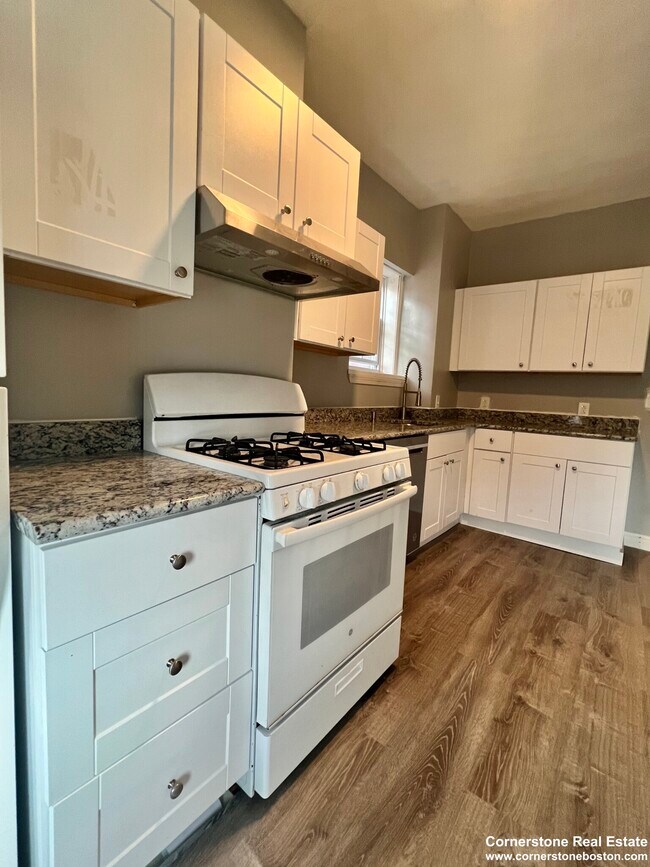 477 Dudley St unit 4, Roxbury, MA 02119 - photo 2