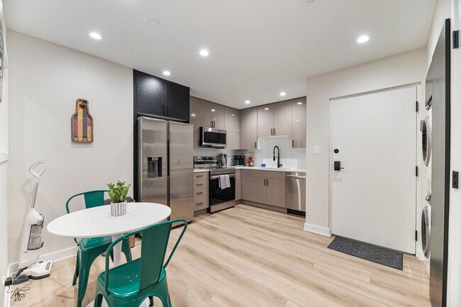 2316 W Estes Ave unit ID1060170P, Chicago, IL 60645 - photo 7