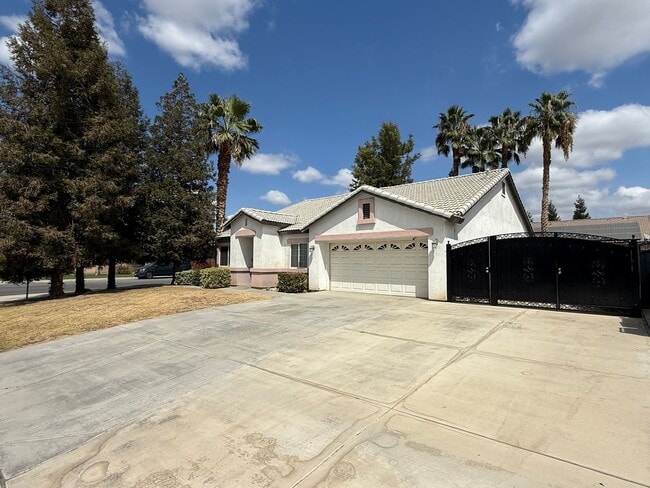 9914 Pyramid Peak Dr, Bakersfield, CA 93311 - photo 2